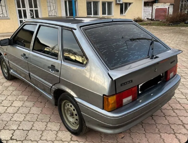 Продам. 2114 год 2008 документы чистые без штрафов и запретов ✅ комплектация с бортовым компьютером автомобиль весь целый ! машина для себя то что нужно завел и поехал кузов без гнили и рыжиков. двигатель 8 клапанный работает отлично не дымит не троит масло от замены до замены коробко работает как положено. не хрустит не выбивает ходовая часть на 5 перебранная. ! дно пороги в отличном состоянии без дыр и гнилых отверстий стаканы в заводских герметиках сварки не какой не требует ! вся силовая часть целая ! салон чистенький не прокуренный. ! стоит аудио система звучит приятно ! резина r14 лето новенькая. цена авто 277 к торг у капота связь со мной +7949-740-52-35 также телеграмм на этом номере дозванивайтесь связь плохая ! 📲 tg: сергей 📞 звоните: +7(949)7405235 - фотография - 3