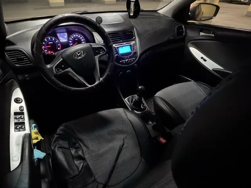 Продам hyundai solaris год выпуска: 2011 пробег: 236 тыс. км : 1.4 (механика) автомобиль в хорошем состоянии. технически авто в отличном состоянии, ходовая сбита, работа мотора и коробки без нареканий. комплектация: мультируль, кондиционер, подогрев передних сидений, 4 эл. стеклоподъемника и тд. продажа от хозяина, во владении три года. цена: 620.000 ₽ торг +79493988188 (телеграмм) автомобиль находится в донецке. 📞 звоните: +7(949)3988188 - фотография - 5