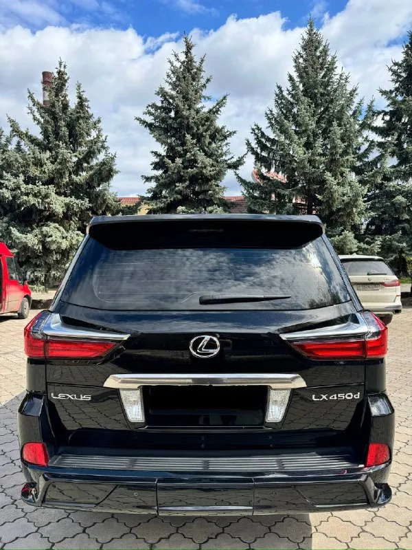 Продам lexus lx450d 2016 автомобиль безупречном состоянии, любые проверки, покупал для себя, очень понравился, продаю, просто хочется, что-то новое попробовать, не сравнить с крузаком, на порядок комфортнее обслужен мной две недели назад, масла фильтра, большего автомобиль не требует! машина сел и поехал в любое время и куда хочется. приятный расход для такой машина 13-15 литров дизеля в пред максимальной комплектации писать можно много кого интересует звоните, рассмотрю вариант обмена на авто с доплатой в обе стороны, или недвижимость в центре донецка за наличку разговаривать буду с реальным клиентом цена 6.8млн детальней 89494538040 📞 звоните: +7(949)4538040 - фотография - 3