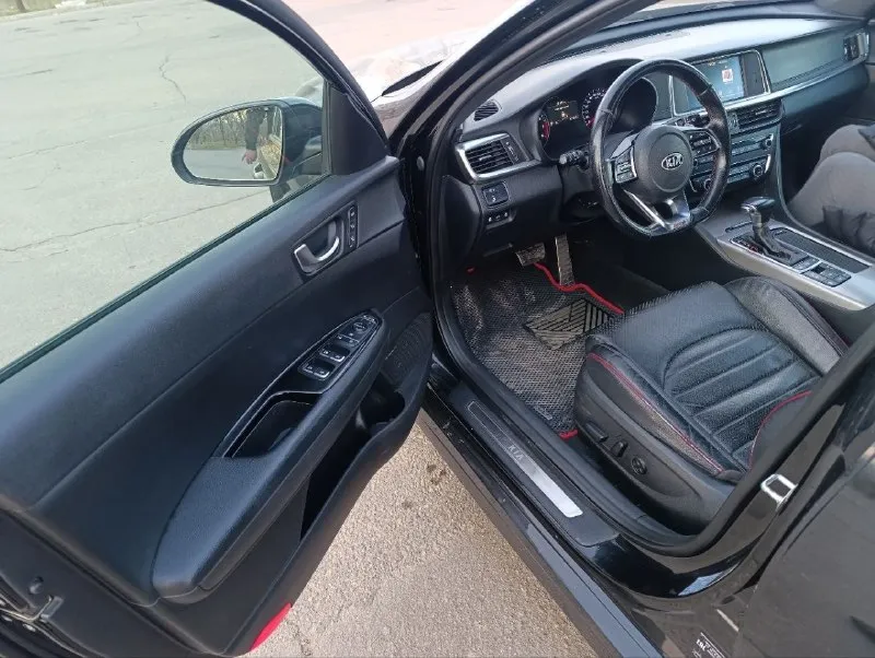 Продам автомобиль kia optima 2019 года. машина официальная, не пригон. комплектация: gt line кожаный салон, электропакет передних сидений, подсветка по контуру, обогрев всех сидений, руля, боковых зеркал, обдув передних сидений, 2-х зонный климат контроль, премиум музыка harman/kardon, датчики слепых зон, давления, дождя и света, auto hold, start/stop, бесключевой доступ, авто затемняющее стекло заднего вида, панорамная крыша, мультимедиа (android auto, apple carplay), камера 360°, авто парковка, круиз контроль, адаптивная led оптика. заводской обвес gt. диски r18. 2.4, автомат. 157.000 км родного пробега. цена: 1.700.000₽ тел: +7(949)-978-61-00 📲 tg: @ziko_lini 📞 звоните: +7(949)9786100 - фотография - 5