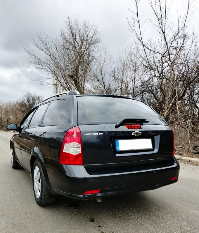Chevrolet lacetti 2011, 1.6 мкпп, 168 000 км
‎Надёжный, ухоженный автомобиль в достойном состоянии.
‎Пробег: оригинальный!
‎Автомобиль эксплуатировался бережно и своевременно обслуживался.
‎• Сервисная книжка
‎• 2 Комплекта ключей
‎• Недавно выполнено то: замена масла двигателя, масла в кпп и всех фильтров
‎Техническое состояние:
‎• Двигатель работает ровно и тихо, без посторонних шумов
‎• Не дымит, не троит
‎• Коробка передач переключает чётко, без хрустов и посторонних звуков
‎Кузов и салон:
‎• Кузов в отличном состоянии, металл, герметики родные, без коррозии
‎• Салон чистый, аккуратный и ухоженный
‎• Вместительный багажник
‎• Заводские рейлинги на крыше
‎Оснащение:
‎• Климат-контроль
‎• Abs
‎• 4 Стеклоподъёмника,
‎ Электрозеркала
‎• Сигнализация starline с автозапуском
‎• Android мультимедиа
‎• Камера заднего вида
‎• Парктроник
‎Автомобиль технически исправен и полностью готов к эксплуатации.
‎Документы в порядке
620000Р
+79493625838
Макеевка
📲 Tg: @sawtec
📞 Звоните: +7(949)3625838 - фотография - 1