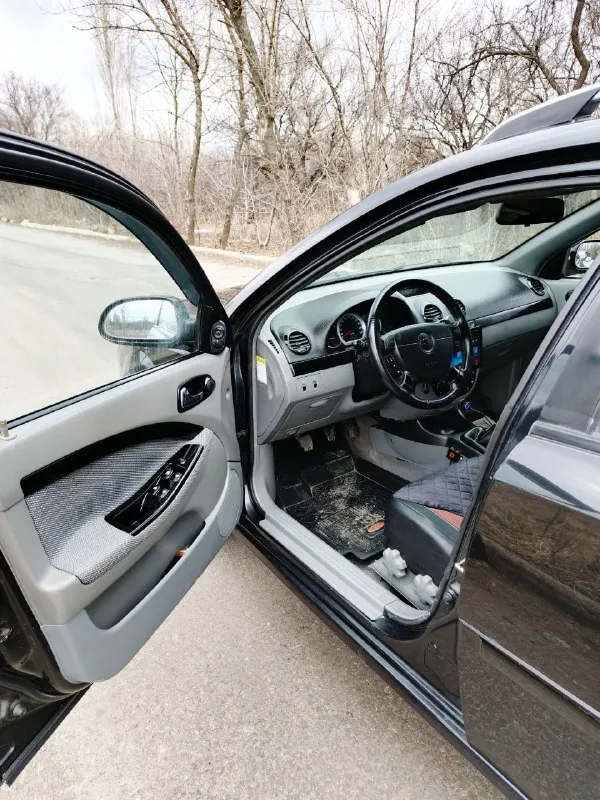 Chevrolet lacetti 2011, 1.6 мкпп, 168 000 км
‎Надёжный, ухоженный автомобиль в достойном состоянии.
‎Пробег: оригинальный!
‎Автомобиль эксплуатировался бережно и своевременно обслуживался.
‎• Сервисная книжка
‎• 2 Комплекта ключей
‎• Недавно выполнено то: замена масла двигателя, масла в кпп и всех фильтров
‎Техническое состояние:
‎• Двигатель работает ровно и тихо, без посторонних шумов
‎• Не дымит, не троит
‎• Коробка передач переключает чётко, без хрустов и посторонних звуков
‎Кузов и салон:
‎• Кузов в отличном состоянии, металл, герметики родные, без коррозии
‎• Салон чистый, аккуратный и ухоженный
‎• Вместительный багажник
‎• Заводские рейлинги на крыше
‎Оснащение:
‎• Климат-контроль
‎• Abs
‎• 4 Стеклоподъёмника,
‎ Электрозеркала
‎• Сигнализация starline с автозапуском
‎• Android мультимедиа
‎• Камера заднего вида
‎• Парктроник
‎Автомобиль технически исправен и полностью готов к эксплуатации.
‎Документы в порядке
620000Р
+79493625838
Макеевка
📲 Tg: @sawtec
📞 Звоните: +7(949)3625838 - фотография - 4