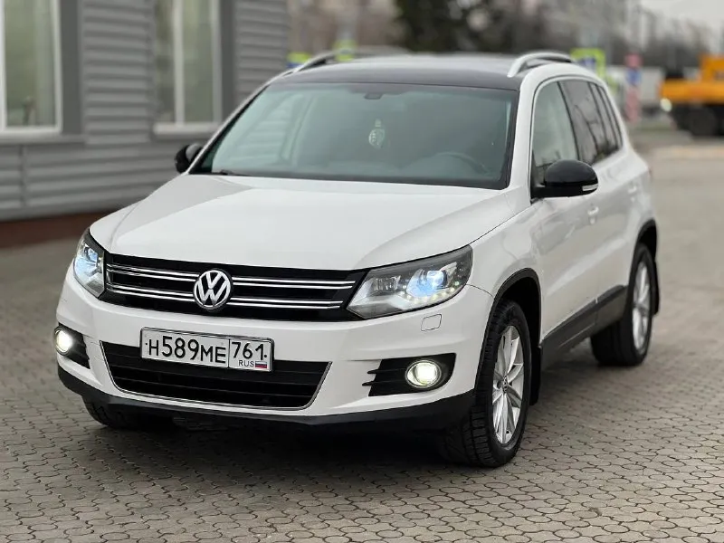 Продам автомобиль, volkswagen tiguan, 2.0 tsi, 2012 год выпуска, авто в отличном состоянии, не бит, не крашен, полностью обслужен, мотор, коробка, в идеале, по ходовой части полностью обслужен, максимальная комплектация, пробег 198 000 тыс. км. г. мариуполь рассмотрю обмен. цена 1 290 000 рублей торг хорошему человеку. +79490908280 +79494969176 - фотография - 1
