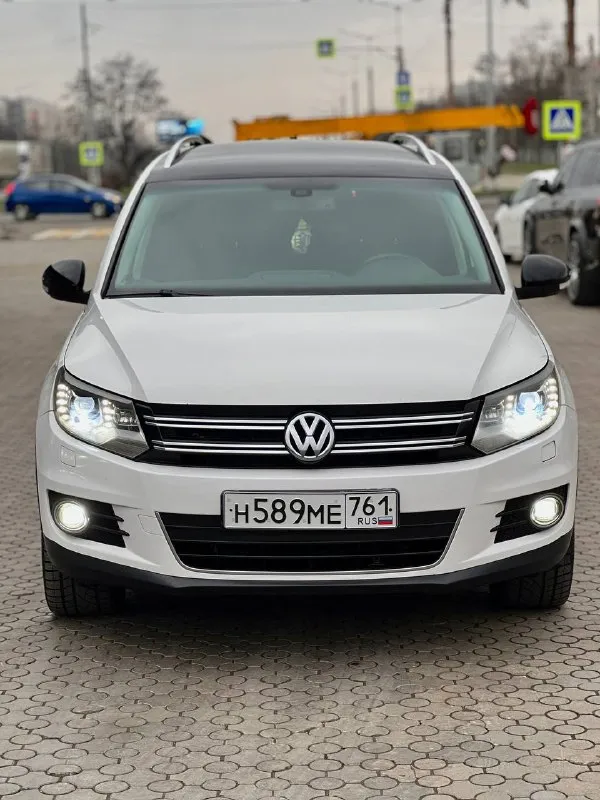 Продам автомобиль, volkswagen tiguan, 2.0 tsi, 2012 год выпуска, авто в отличном состоянии, не бит, не крашен, полностью обслужен, мотор, коробка, в идеале, по ходовой части полностью обслужен, максимальная комплектация, пробег 198 000 тыс. км. г. мариуполь рассмотрю обмен. цена 1 290 000 рублей торг хорошему человеку. +79490908280 +79494969176 - фотография - 2