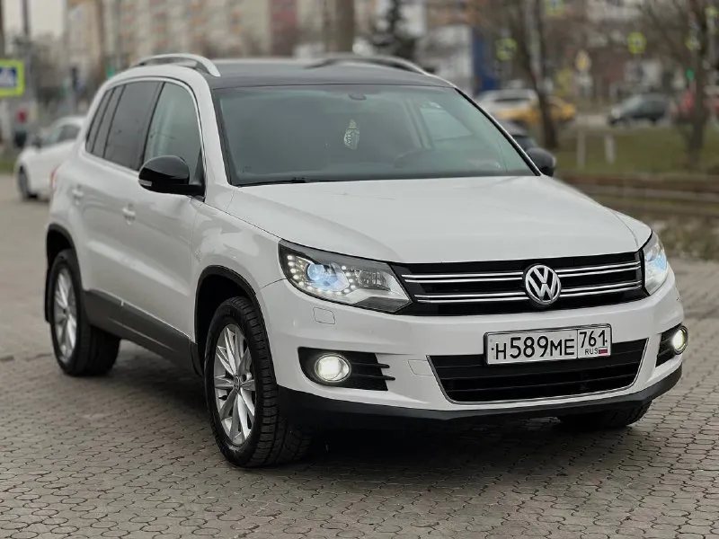 Продам автомобиль, volkswagen tiguan, 2.0 tsi, 2012 год выпуска, авто в отличном состоянии, не бит, не крашен, полностью обслужен, мотор, коробка, в идеале, по ходовой части полностью обслужен, максимальная комплектация, пробег 198 000 тыс. км. г. мариуполь рассмотрю обмен. цена 1 290 000 рублей торг хорошему человеку. +79490908280 +79494969176 - фотография - 3
