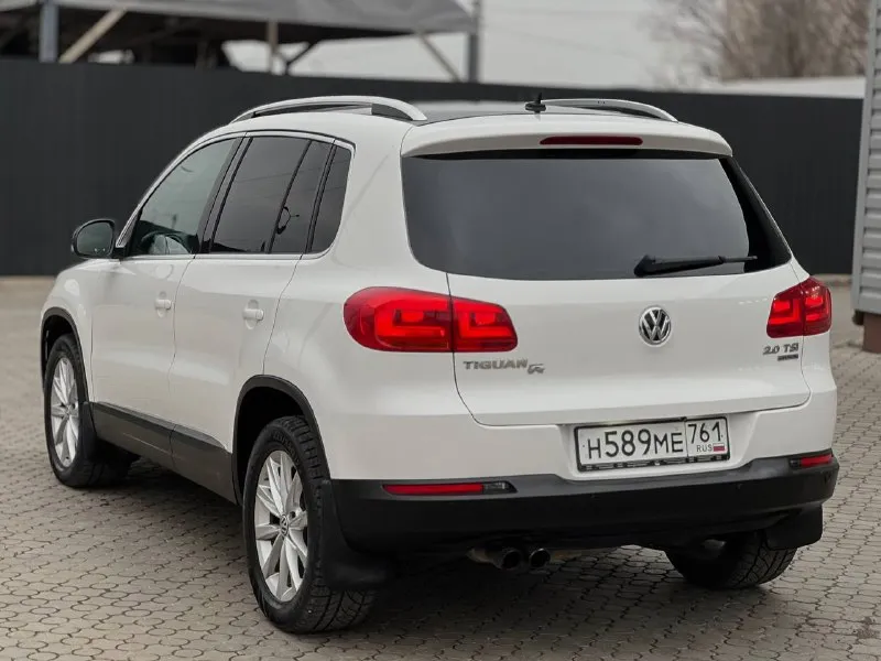 Продам автомобиль, volkswagen tiguan, 2.0 tsi, 2012 год выпуска, авто в отличном состоянии, не бит, не крашен, полностью обслужен, мотор, коробка, в идеале, по ходовой части полностью обслужен, максимальная комплектация, пробег 198 000 тыс. км. г. мариуполь рассмотрю обмен. цена 1 290 000 рублей торг хорошему человеку. +79490908280 +79494969176 - фотография - 5