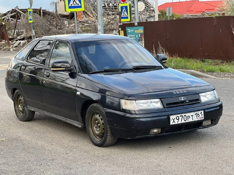 Продам автомобиль, ваз 2112 2006 год, двигатель 16 кл, 124, автомобиль в отличном состоянии, вложений не требует вообще, двигатель коробка в идеале, по ходовой части без нареканий, днище пороги целые, с документами полный порядок, пробег 205 тыс. км. г. мариуполь цена 237 000 р торг рассмотрю обмен +79494969176 +79490908280 - фотография - 2