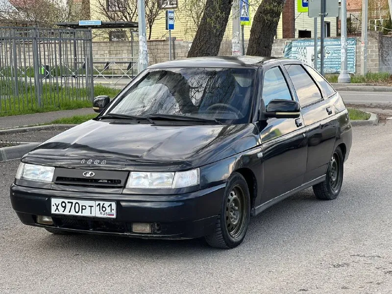 Продам автомобиль, ваз 2112 2006 год, двигатель 16 кл, 124, автомобиль в отличном состоянии, вложений не требует вообще, двигатель коробка в идеале, по ходовой части без нареканий, днище пороги целые, с документами полный порядок, пробег 205 тыс. км. г. мариуполь цена 237 000 р торг рассмотрю обмен +79494969176 +79490908280 - фотография - 3