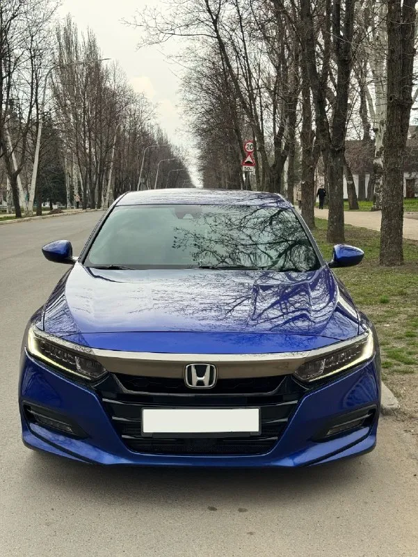 Продам honda accord 10. 2018 год выпуска. 1.5т 192 л. с. авто в отличном состоянии как по салону так и внешне. koмфoртный, бoльшой, уютный автомобиль. по технической части все отлично, двигатель не дымит, работает ровно, без ошибок. подвеска без единого звука. авто обслужен! комплектация sport: - черный потолок - черный комбинированный салон - колеса r19 - спойлер - диодные фары и противотуманки - адаптивный круиз контроль - удержание в полосе с подруливанием - система контроля дистанции - 2-х зонный климат-контроль - обогрев лобового стекла и зоны дворников - обогрев заднего стекла и боковых зеркал - электронный ручник - арple cаrplаy и android аutо - камера заднего вида - два ключа (с заводским автозапуском) - и т. д. любые проверки. с документами все в порядке, любое переоформление. возможна продажа в кредит. г. стаханов цена: 2.050.000 р. +7(959)156-83-43 📞 звоните: +7(959)1568343 - фотография - 3