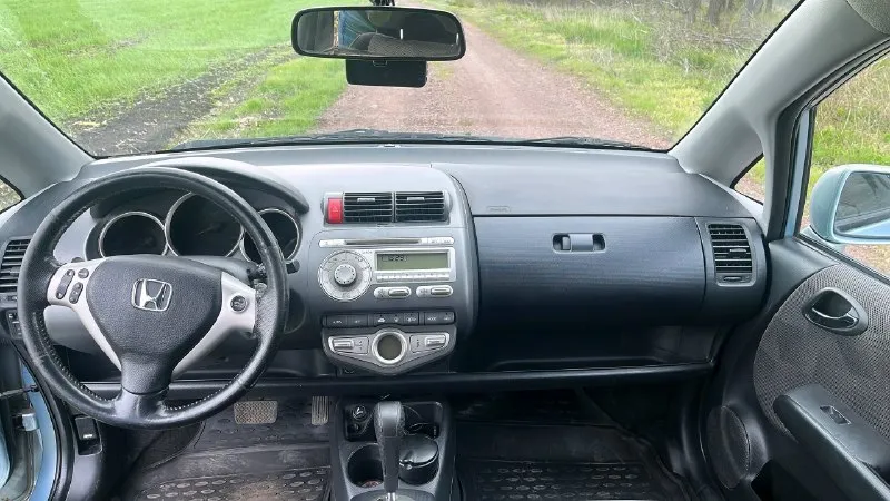 Автор: продам маневренный автомобиль honda jazz. год - 2007 год выпуска; мотор - 1,3 бензин / (вписано); коробка - автомат; пробег - 180 тыс км; цена - 650000 рублей. тел - +79498672704.. . !!!наш телеграм канал [ бесплатное размещение за репост!!! правила сообщества [ мы в мах [ [ 📞 звоните: +7(949)8672704 - фотография - 6