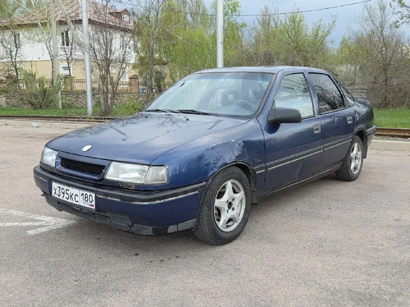 Opel vectra 1,6 бензин/газ мкпп 310т км 1992г комплектация с гуром, не дымящим мотором, с новым сцеплением/свежим аккумулятором/с генератором после ремонта! авто в хорошем рабочем состоянии. сел поехал, без срочных вложений. правый порог, комплект чехлов и косяки по кузову в подарок) газ и фаркоп вписаны. авто переоформляется без проблем, диагностическая карта(техосмотр) есть! 150т руб 9495213411 - фотография - 1