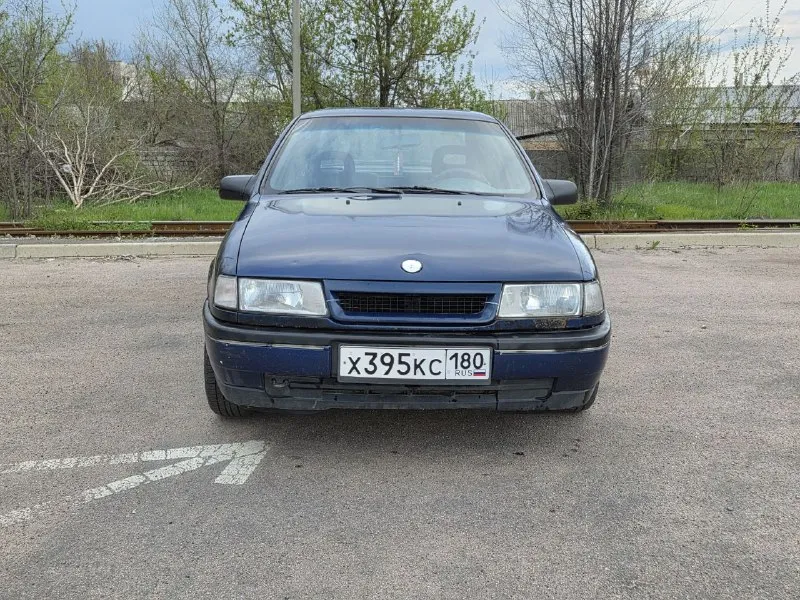 Opel vectra 1,6 бензин/газ мкпп 310т км 1992г комплектация с гуром, не дымящим мотором, с новым сцеплением/свежим аккумулятором/с генератором после ремонта! авто в хорошем рабочем состоянии. сел поехал, без срочных вложений. правый порог, комплект чехлов и косяки по кузову в подарок) газ и фаркоп вписаны. авто переоформляется без проблем, диагностическая карта(техосмотр) есть! 150т руб 9495213411 - фотография - 2