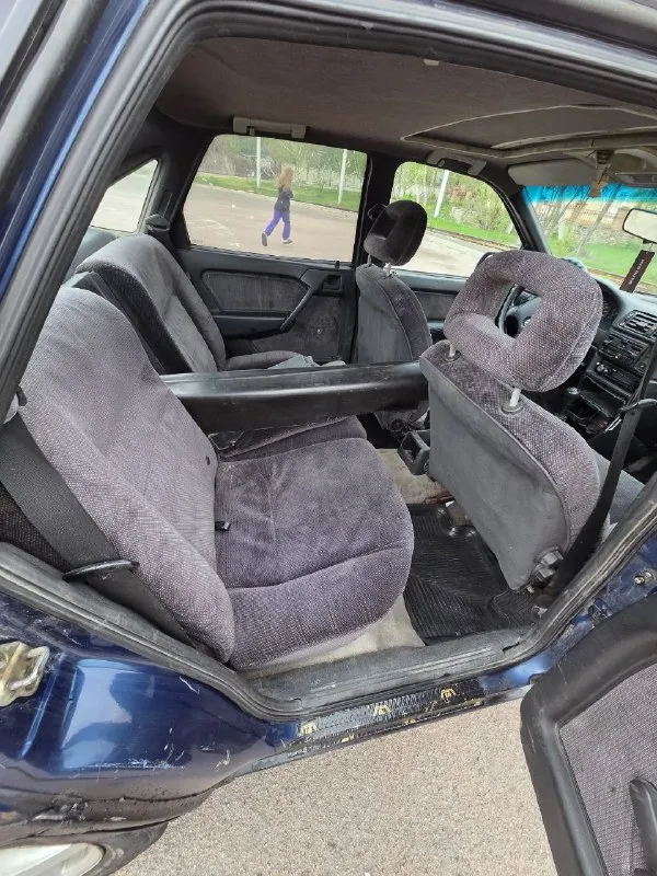 Opel vectra 1,6 бензин/газ мкпп 310т км 1992г комплектация с гуром, не дымящим мотором, с новым сцеплением/свежим аккумулятором/с генератором после ремонта! авто в хорошем рабочем состоянии. сел поехал, без срочных вложений. правый порог, комплект чехлов и косяки по кузову в подарок) газ и фаркоп вписаны. авто переоформляется без проблем, диагностическая карта(техосмотр) есть! 150т руб 9495213411 - фотография - 8