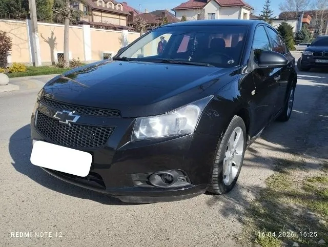 Chevrolet cruz,1.6 механика,2010 год выпуска, пробег 205 000 км, седан, отличное состояние кузова, без дтп, без ржавчины и коррозии, без всяких неприятностей, оцинкованный кузов, самая лучшая связка самого надёжного и неприхотливого мотора с мкпп, мотор 1.6 самый простой, без теплообменника и фазорегуляторов, масла не берет вообще, очень надёжный, кпп и ходовая часть без нареканий, заменено масло, и поменян ремень, салон чистый и аккуратный, не прокуренный, вся электрика рабочая, в комплектации: кондиционер (рабочий и заправленный), гидроусилитель руля, подогрев сидений, бортовой компьютер, противотуманные фары, тонировка, сигнализация, центр. Замок, камера заднего вида, магнитофон 2-х диновый, очень неприхотливый автомобиль, литые диски,2 комплекта колес, оформление вместе с вами в мрэо, без юридических проблем, свежий техосмотр, цена 690000 руб, телефон+7 949 511 15 35
📞 Звоните: +7(949)5111535 - фотография - 4