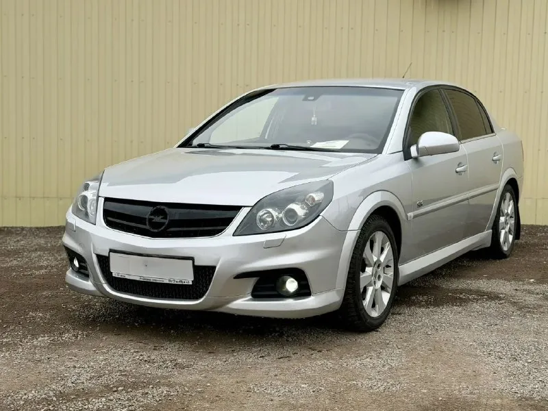 Продам авто opel vectra c рейсталинг ( opel вектра с ) 1.8 мт цена: 625.000 руб пробег: 180.000 год выпуска: 2008 год город: донецк номер: +7 949 086 06 31 автомобиль в отличном состояние очень надежная, семейная и практичная машина. без подводных камней. в таком состояние на авторынке найти тяжело. отличная комплектация: климат холодит, подогревы, партроноки в круг, мультируль, хорошая аудио система, камера заднего вида, датчики дождя и света, и много других интересных функций. работает в автомобиле всё. без дтп, птс оригинал, 2 хозяина, два ключа, масло не расходует, коробка идеальная, двигатель без нареканий, ходовая перебранна. на остальные вопросы готов ответить по телефону. 📲 tg: ⚡️ 📞 звоните: +7(949)0860631 - фотография - 1