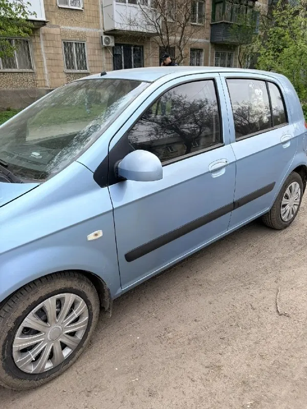 Продам гетц 2008 г. 159 тыс пробег. автомат 1.4. машина полностью обслужена, вложений не требует. замена масла в двигателе, замена масла в акпп, замена бензонасоса, замена датчика коленвала, замена наконечников, замена всех ремней, замена передних колодок, новые чехлы в салоне, два комплекта резины, летняя новая, сигнализация с обратной связью центурион, электрорегулировка зеркал, подогрев передних сидений, климат контроль, 4 стеклоподъёмника, парктроники, камера видеонаблюдения. без ржавчины, жуков и. т. д, кузов хорошем состоянии. 2 комплекта резины. документы все в порядке. оформление в мрэо, без проблем с моим присутствием, техосмотр пройден✅. я собственник осмотр донецк +79493940701 📞 🇷🇺 звоните: +79493940701 - фотография - 3