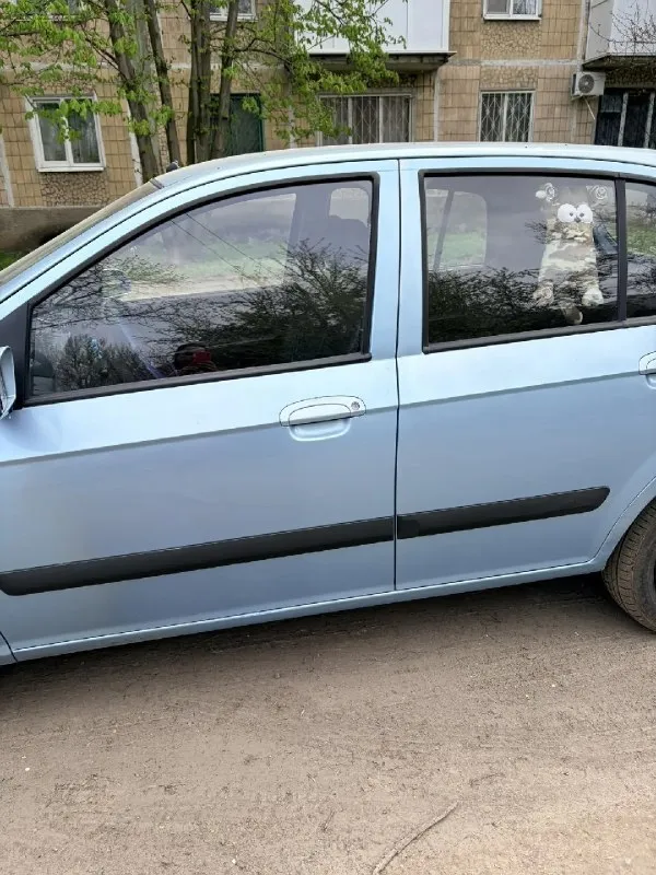 Продам гетц 2008 г. 159 тыс пробег. автомат 1.4. машина полностью обслужена, вложений не требует. замена масла в двигателе, замена масла в акпп, замена бензонасоса, замена датчика коленвала, замена наконечников, замена всех ремней, замена передних колодок, новые чехлы в салоне, два комплекта резины, летняя новая, сигнализация с обратной связью центурион, электрорегулировка зеркал, подогрев передних сидений, климат контроль, 4 стеклоподъёмника, парктроники, камера видеонаблюдения. без ржавчины, жуков и. т. д, кузов хорошем состоянии. 2 комплекта резины. документы все в порядке. оформление в мрэо, без проблем с моим присутствием, техосмотр пройден✅. я собственник осмотр донецк +79493940701 📞 🇷🇺 звоните: +79493940701 - фотография - 6