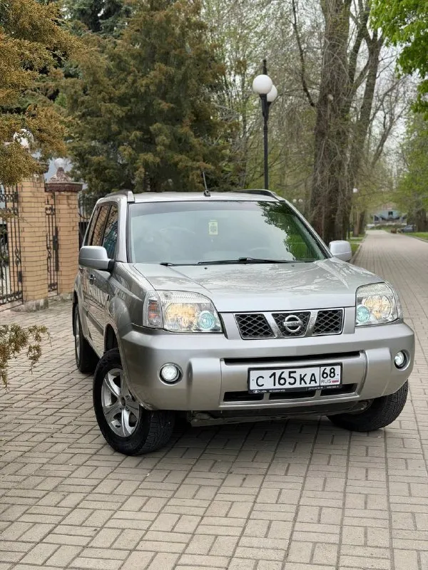 В продаже nissan x-trail - 2.5 л, бензин (165 л. С) пробег - 152.800 км. Кузов в около-идеале, без ржавчины, вмятин и царапин. В родном окрасе. Остекление, оптика и всё навесное - заводское. (даже лобовое всё ещё родное) сборка япония. Полный привод : all-mode 4x4 (имеет 3 режима)

Двигатель цепной, работает прекрасно, никаких посторонних звуков, везде заводской герметик. Автомат переключается отлично, масло свежее. Ходовая перебрана в январе : пыльники, опоры, стойки, сайлентблоки и ступичные подшипники. Обработаны внутренние арки и пороги в январе.

Техосмотр пройден, авто готово к оформлению. Цена : 780,000 рублей. Рассрочки и обмена нет. Территориально находится в г макеевка (центр) контакты : +7(949)003-33-27, +7(979)028-27-27
Мессенджер telegram и max есть на первом тел. - фотография - 1