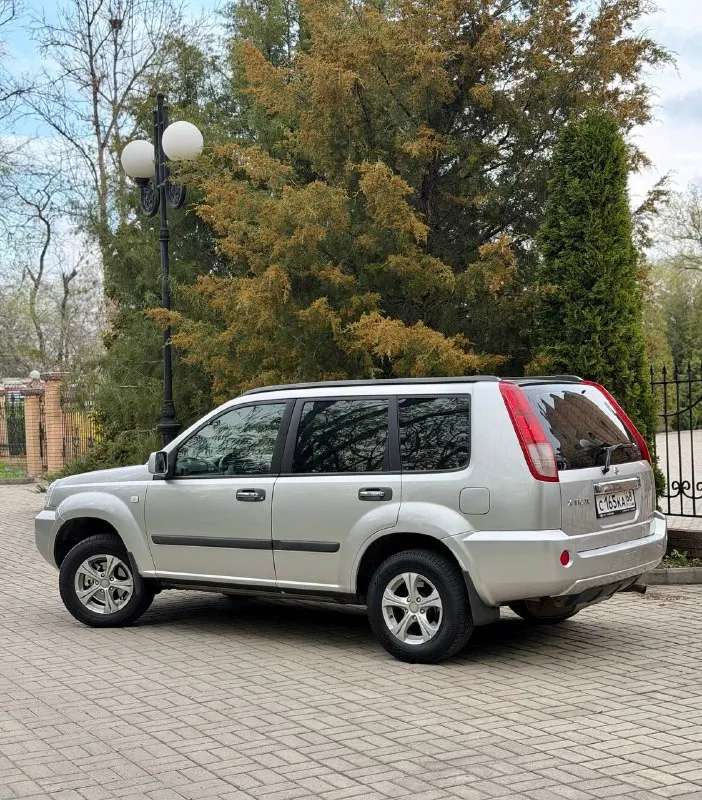В продаже nissan x-trail - 2.5 л, бензин (165 л. С) пробег - 152.800 км. Кузов в около-идеале, без ржавчины, вмятин и царапин. В родном окрасе. Остекление, оптика и всё навесное - заводское. (даже лобовое всё ещё родное) сборка япония. Полный привод : all-mode 4x4 (имеет 3 режима)

Двигатель цепной, работает прекрасно, никаких посторонних звуков, везде заводской герметик. Автомат переключается отлично, масло свежее. Ходовая перебрана в январе : пыльники, опоры, стойки, сайлентблоки и ступичные подшипники. Обработаны внутренние арки и пороги в январе.

Техосмотр пройден, авто готово к оформлению. Цена : 780,000 рублей. Рассрочки и обмена нет. Территориально находится в г макеевка (центр) контакты : +7(949)003-33-27, +7(979)028-27-27
Мессенджер telegram и max есть на первом тел. - фотография - 3