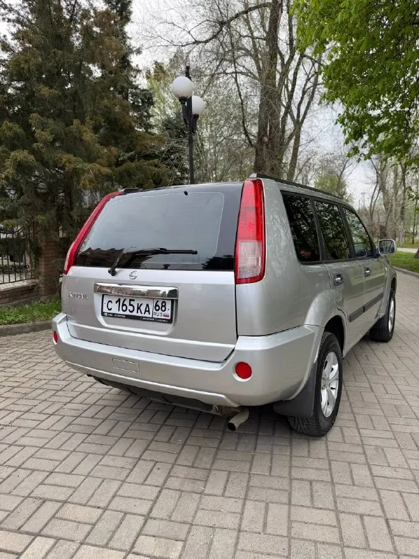 В продаже nissan x-trail - 2.5 л, бензин (165 л. С) пробег - 152.800 км. Кузов в около-идеале, без ржавчины, вмятин и царапин. В родном окрасе. Остекление, оптика и всё навесное - заводское. (даже лобовое всё ещё родное) сборка япония. Полный привод : all-mode 4x4 (имеет 3 режима)

Двигатель цепной, работает прекрасно, никаких посторонних звуков, везде заводской герметик. Автомат переключается отлично, масло свежее. Ходовая перебрана в январе : пыльники, опоры, стойки, сайлентблоки и ступичные подшипники. Обработаны внутренние арки и пороги в январе.

Техосмотр пройден, авто готово к оформлению. Цена : 780,000 рублей. Рассрочки и обмена нет. Территориально находится в г макеевка (центр) контакты : +7(949)003-33-27, +7(979)028-27-27
Мессенджер telegram и max есть на первом тел. - фотография - 5