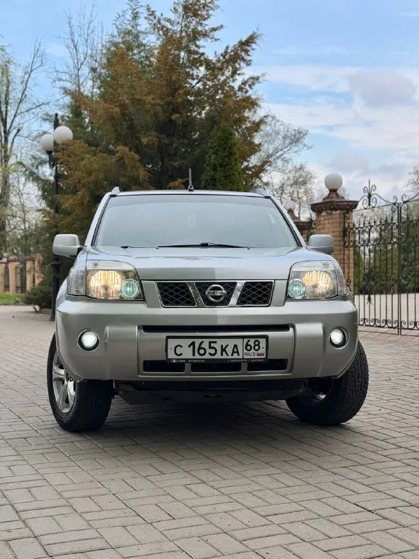 В продаже nissan x-trail - 2.5 л, бензин (165 л. С) пробег - 152.800 км. Кузов в около-идеале, без ржавчины, вмятин и царапин. В родном окрасе. Остекление, оптика и всё навесное - заводское. (даже лобовое всё ещё родное) сборка япония. Полный привод : all-mode 4x4 (имеет 3 режима)

Двигатель цепной, работает прекрасно, никаких посторонних звуков, везде заводской герметик. Автомат переключается отлично, масло свежее. Ходовая перебрана в январе : пыльники, опоры, стойки, сайлентблоки и ступичные подшипники. Обработаны внутренние арки и пороги в январе.

Техосмотр пройден, авто готово к оформлению. Цена : 780,000 рублей. Рассрочки и обмена нет. Территориально находится в г макеевка (центр) контакты : +7(949)003-33-27, +7(979)028-27-27
Мессенджер telegram и max есть на первом тел. - фотография - 7