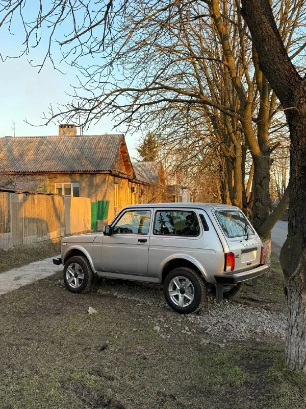 Ваз нива куплена в декабре 25 года на учёте не стояла люкс с кондиционером пробег меньше 1000км 1.150.000р +79493312733 📞 звоните: +7(949)3312733 - фотография - 1