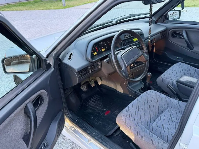 В продаже ваз 2115 2011 года выпуска ❗️цена 280.000 ₽ ❗️ автомобиль в отличном состоянии! 1 владелец. автомобиль приобретался новым в автосалоне в донецке. все сервисные книги есть. два комплекта ключей. два комплекта колёс на дисках. родной пробег 142.000 км. все стёкла включая лобовое родные! по кузову авто полностью в родном окрасе! присутствуют мелкие жизненные моменты, ничего критичного. дно пороги арки стаканы всё полностью целое! по технике полностью обслужена. и коробка работают идеально. ходовая без нареканий, вся тихая. стоит простая музыка. также установлены led туманки. по документам полный порядок осмотр донецк ❗️цена 280.000 ₽ ❗️, торг реальному покупателю! ☎️ +7 (949) 628-72-17 📞 звоните: +7(949)6287217 - фотография - 7