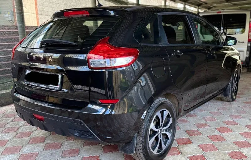 ✅продам✅ lada x-ray 1.6 16v (106л. с) 2017г. в. 1 хозяин. зеленая автотека. максимальная комплектация. автомобиль в отличном состоянии! не требует никаких вложений! кузов соответствует фоткам! абсолютно без нюансов! все герметики и швы родные! остекление оригинальное, включая лобовое стекло! двигатель кпп ходовая часть на 5/5! по автомобилю нету никаких нареканий! авто завел-сел-и-поехал! максимальная комплектация: •климат контроль, •системы abs esp, •датчики дождя, •датчики света, •4эл. стеклоподъемника, •подогрев сидений, •подогрев лобовго стекла, •мульти руль, •электра усилитель руля, •эл. регулировка зеркал, •сервисные книжки, •два ключа. салон в хорошем ухоженном состоянии! без потертостей! документы чистые переоформление без проблем! цена 795.000т/р. торг уместен! тел: +7 (949) 323-53-86. - фотография - 4