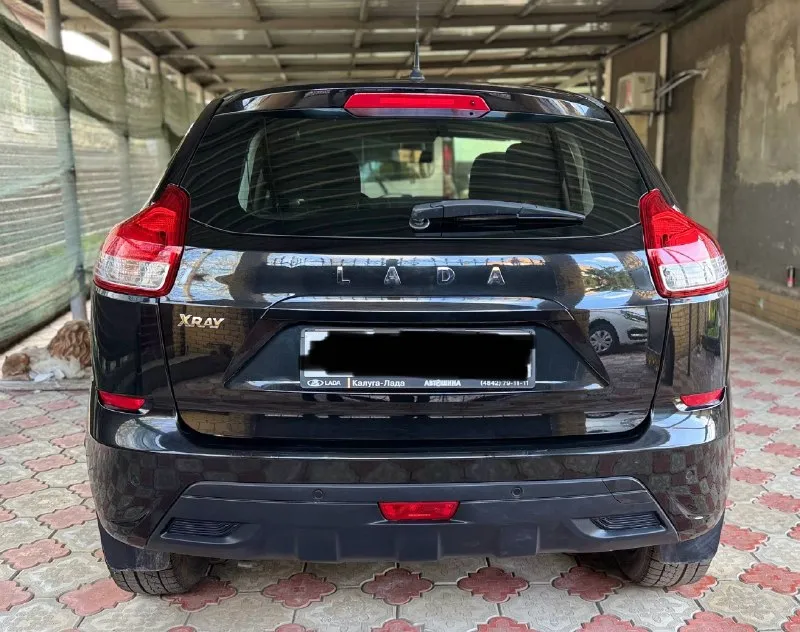 ✅продам✅ lada x-ray 1.6 16v (106л. с) 2017г. в. 1 хозяин. зеленая автотека. максимальная комплектация. автомобиль в отличном состоянии! не требует никаких вложений! кузов соответствует фоткам! абсолютно без нюансов! все герметики и швы родные! остекление оригинальное, включая лобовое стекло! двигатель кпп ходовая часть на 5/5! по автомобилю нету никаких нареканий! авто завел-сел-и-поехал! максимальная комплектация: •климат контроль, •системы abs esp, •датчики дождя, •датчики света, •4эл. стеклоподъемника, •подогрев сидений, •подогрев лобовго стекла, •мульти руль, •электра усилитель руля, •эл. регулировка зеркал, •сервисные книжки, •два ключа. салон в хорошем ухоженном состоянии! без потертостей! документы чистые переоформление без проблем! цена 795.000т/р. торг уместен! тел: +7 (949) 323-53-86. - фотография - 5