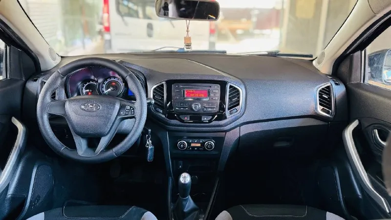 ✅продам✅ lada x-ray 1.6 16v (106л. с) 2017г. в. 1 хозяин. зеленая автотека. максимальная комплектация. автомобиль в отличном состоянии! не требует никаких вложений! кузов соответствует фоткам! абсолютно без нюансов! все герметики и швы родные! остекление оригинальное, включая лобовое стекло! двигатель кпп ходовая часть на 5/5! по автомобилю нету никаких нареканий! авто завел-сел-и-поехал! максимальная комплектация: •климат контроль, •системы abs esp, •датчики дождя, •датчики света, •4эл. стеклоподъемника, •подогрев сидений, •подогрев лобовго стекла, •мульти руль, •электра усилитель руля, •эл. регулировка зеркал, •сервисные книжки, •два ключа. салон в хорошем ухоженном состоянии! без потертостей! документы чистые переоформление без проблем! цена 795.000т/р. торг уместен! тел: +7 (949) 323-53-86. - фотография - 7
