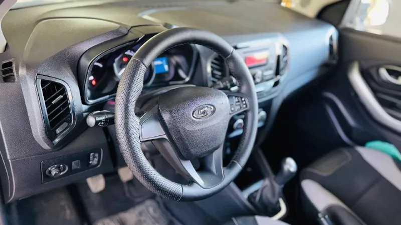 ✅продам✅ lada x-ray 1.6 16v (106л. с) 2017г. в. 1 хозяин. зеленая автотека. максимальная комплектация. автомобиль в отличном состоянии! не требует никаких вложений! кузов соответствует фоткам! абсолютно без нюансов! все герметики и швы родные! остекление оригинальное, включая лобовое стекло! двигатель кпп ходовая часть на 5/5! по автомобилю нету никаких нареканий! авто завел-сел-и-поехал! максимальная комплектация: •климат контроль, •системы abs esp, •датчики дождя, •датчики света, •4эл. стеклоподъемника, •подогрев сидений, •подогрев лобовго стекла, •мульти руль, •электра усилитель руля, •эл. регулировка зеркал, •сервисные книжки, •два ключа. салон в хорошем ухоженном состоянии! без потертостей! документы чистые переоформление без проблем! цена 795.000т/р. торг уместен! тел: +7 (949) 323-53-86. - фотография - 8