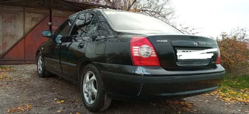 Продам в мариуполе, хендай элантра 2005 г, 1,6 акпп, 105 лс, 288тыс, корея, передний привод. комплектация- сигнализация, гур, электростеклоподъемники, кондиционер, электропривод зеркал, обогреватель стёкол, магнитофон. недавно меняли радиатор, печку, есть комплект зимней -летней резины, новый аккумулятор. цена 350тыс +79496353438 +79496353437 - фотография - 2