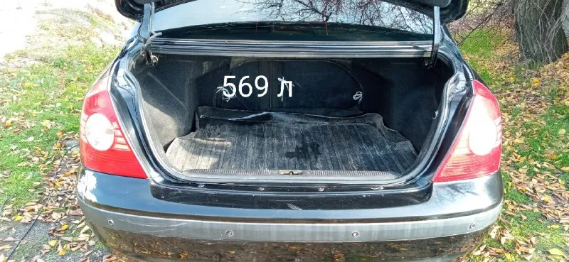 Продам в мариуполе, хендай элантра 2005 г, 1,6 акпп, 105 лс, 288тыс, корея, передний привод. комплектация- сигнализация, гур, электростеклоподъемники, кондиционер, электропривод зеркал, обогреватель стёкол, магнитофон. недавно меняли радиатор, печку, есть комплект зимней -летней резины, новый аккумулятор. цена 350тыс +79496353438 +79496353437 - фотография - 4