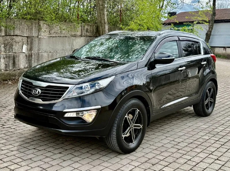 Kia sportage 2014 года 2.0 литра бензин 170 пробег состояние отличное без рыжиков! салон чист ухоженный все работает в штатном режиме резина летняя технически на отлично 👍 ходовая коробка в идеальном состоянии! юридически кристально чистая техосмотр пройден готова на оформление! срочная продажа! осмотр город донецк! цена 1.075 000 тыс руб +7949-612-37-14 +7949-401-03-58 📞 звоните: +7(949)6123714 - фотография - 1