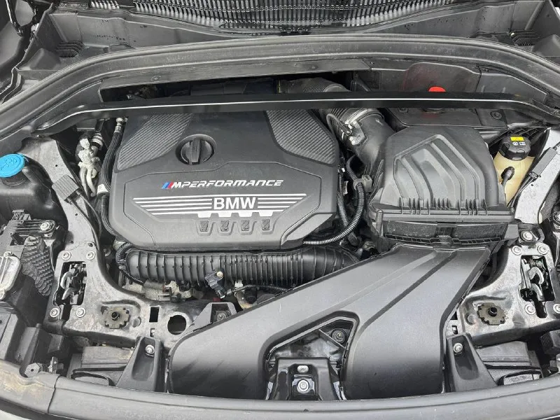 Bmw x2m35i. 306 л. с. год выпуска: 2020. пробег: 73000 км. стоимость: 3 690 000 руб. автомобиль куплен у официального дилера bmw в германии. машина в идеальном состоянии. автомобиль представляет собой уникальный сплав полноприводного кроссовера, с увеличенным дорожным просветом и спортивного автомобиля, с невероятной динамикой. машина в максимальной комплектации, включая спортивные ковшеобразные сидения, проекцию на лобовое стекло, панорамную крышу, кованные диски r20 и т. д. автомобиль в абсолютно заводском состоянии, безо всякого чип-тюнинга и т. д. имеется вся история обслуживания. все органы и системы исправны и работают также, как на новой машине. невероятно мощный, быстрый и универсальный автомобиль. тел: +7 949 484 29 53 - фотография - 10