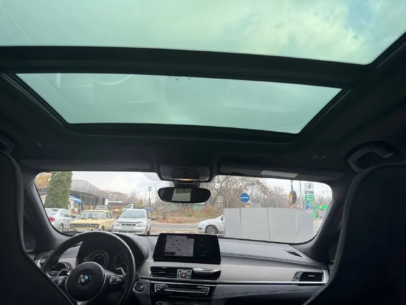 Bmw x2m35i. 306 л. с. год выпуска: 2020. пробег: 73000 км. стоимость: 3 690 000 руб. автомобиль куплен у официального дилера bmw в германии. машина в идеальном состоянии. автомобиль представляет собой уникальный сплав полноприводного кроссовера, с увеличенным дорожным просветом и спортивного автомобиля, с невероятной динамикой. машина в максимальной комплектации, включая спортивные ковшеобразные сидения, проекцию на лобовое стекло, панорамную крышу, кованные диски r20 и т. д. автомобиль в абсолютно заводском состоянии, безо всякого чип-тюнинга и т. д. имеется вся история обслуживания. все органы и системы исправны и работают также, как на новой машине. невероятно мощный, быстрый и универсальный автомобиль. тел: +7 949 484 29 53 - фотография - 9