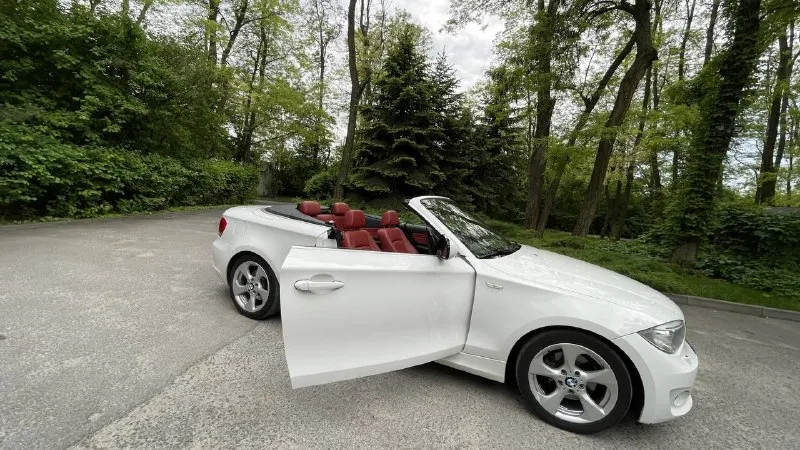 Добрый день разместите пожалуйста в продаже bmw 125 cabrio 218лс 2011 год, пробег 175000км состояние идеальное. обслужена полностью по комплектации: музыка logic 7 / harman kardon подсветка ручек подвеска м-тех бампера и пороги м-тех фары с ресницами громкая связь топовый салон с подкачками цена 2млн из-за срочности 89282267707 андрей - фотография - 1