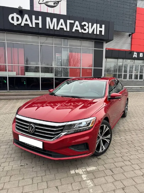 Volkswagen passat sel premium 2020 ✅ 2020 год ✅ мотор 2.0т / бензин / акпп (aisin) ✅ пробег 88.000 км 🔥 автомобиль в максимальной комплектации sel premium ﻿﻿• акустическая система "fender" ﻿﻿• память сидений, бесключевой доступ, start-stop, слепые зоны. • ﻿﻿люк, парктроники спереди и сзади, ассистент автопарковки, камера заднего вида. • ﻿﻿адаптивный круиз-контроль с датчиком обнаружения препятствий и контролем дистанции, а также удержанием в полосе. • ﻿﻿климат-контроль, электропривод сидений, обогрев всех сидений и зеркал. • ﻿﻿максимальная заводская led-оптика, дистанционный запуск с ключа, расширенная отделка салона кожей и деревом. • ﻿﻿полностью русифицированная мультимедиа с картами местности и carplay. 🚗автомобиль в отличном состоянии, полностью обслужен. кузов покрыт керамикой. два комплекта резины лето/зима. возможен обмен цена 2,4 млн +79493338059 - фотография - 1