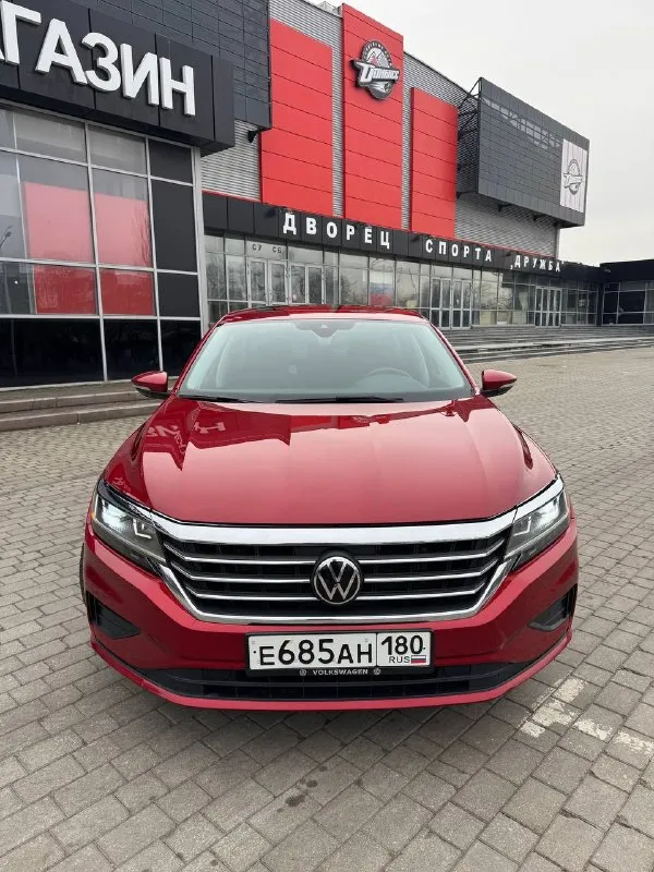 Volkswagen passat sel premium 2020 ✅ 2020 год ✅ мотор 2.0т / бензин / акпп (aisin) ✅ пробег 88.000 км 🔥 автомобиль в максимальной комплектации sel premium ﻿﻿• акустическая система "fender" ﻿﻿• память сидений, бесключевой доступ, start-stop, слепые зоны. • ﻿﻿люк, парктроники спереди и сзади, ассистент автопарковки, камера заднего вида. • ﻿﻿адаптивный круиз-контроль с датчиком обнаружения препятствий и контролем дистанции, а также удержанием в полосе. • ﻿﻿климат-контроль, электропривод сидений, обогрев всех сидений и зеркал. • ﻿﻿максимальная заводская led-оптика, дистанционный запуск с ключа, расширенная отделка салона кожей и деревом. • ﻿﻿полностью русифицированная мультимедиа с картами местности и carplay. 🚗автомобиль в отличном состоянии, полностью обслужен. кузов покрыт керамикой. два комплекта резины лето/зима. возможен обмен цена 2,4 млн +79493338059 - фотография - 2