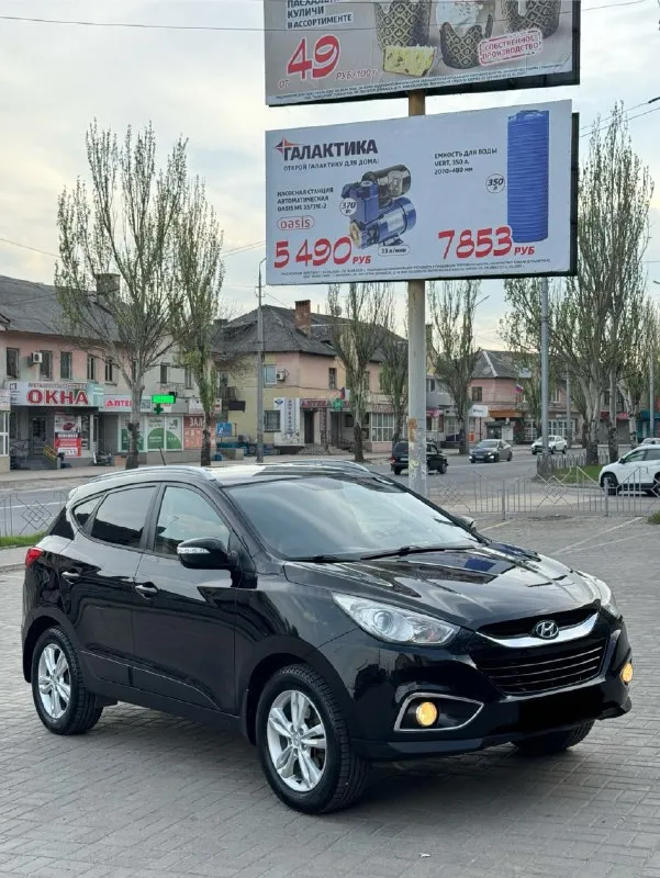 Hyundai ix35 2013г 2.0 автомат 4x4 полный привод! мотор отличный, не дизилит, не цокает, не дымит, не троит, едет бодро) масло не расходует коробка автомат не пинает, не буксует, переключает мягко, без нареканий) ходовая не гремит, не стучит, все отлично! пробег 181.000 км ошибок никаких нет, авто без вложений ! тех осмотр пройден ! документы чистые, без штрафов, без запретов, переоформление без проблем, можно сразу в мрэо! осмотр г. макеевка связь +7949-637-89-80 или +7926-455-54-23 тг есть цена 1.280.000 торг у капота 📞 🇷🇺 звоните: +7(926)4555423 - фотография - 2