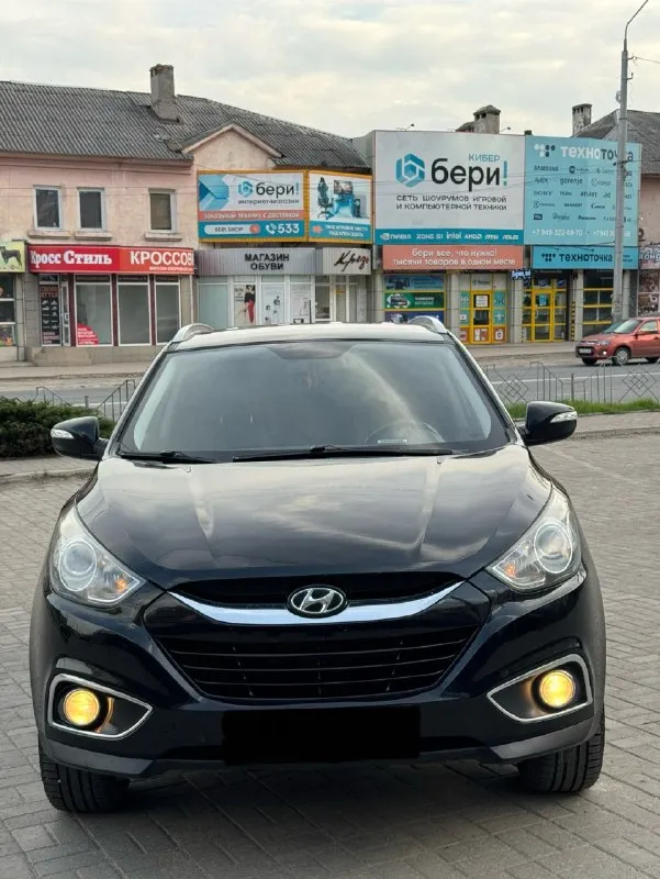 Hyundai ix35 2013г 2.0 автомат 4x4 полный привод! мотор отличный, не дизилит, не цокает, не дымит, не троит, едет бодро) масло не расходует коробка автомат не пинает, не буксует, переключает мягко, без нареканий) ходовая не гремит, не стучит, все отлично! пробег 181.000 км ошибок никаких нет, авто без вложений ! тех осмотр пройден ! документы чистые, без штрафов, без запретов, переоформление без проблем, можно сразу в мрэо! осмотр г. макеевка связь +7949-637-89-80 или +7926-455-54-23 тг есть цена 1.280.000 торг у капота 📞 🇷🇺 звоните: +7(926)4555423 - фотография - 4