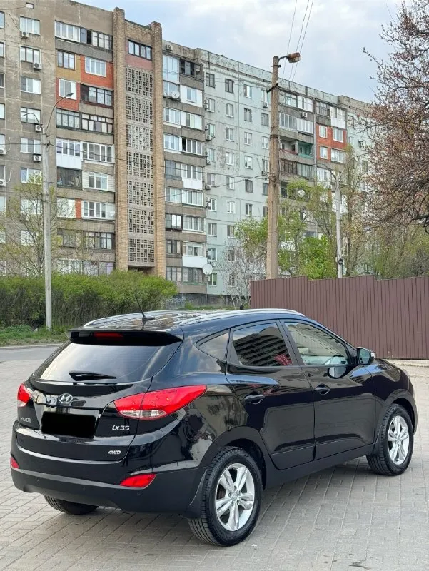 Hyundai ix35 2013г 2.0 автомат 4x4 полный привод! мотор отличный, не дизилит, не цокает, не дымит, не троит, едет бодро) масло не расходует коробка автомат не пинает, не буксует, переключает мягко, без нареканий) ходовая не гремит, не стучит, все отлично! пробег 181.000 км ошибок никаких нет, авто без вложений ! тех осмотр пройден ! документы чистые, без штрафов, без запретов, переоформление без проблем, можно сразу в мрэо! осмотр г. макеевка связь +7949-637-89-80 или +7926-455-54-23 тг есть цена 1.280.000 торг у капота 📞 🇷🇺 звоните: +7(926)4555423 - фотография - 5