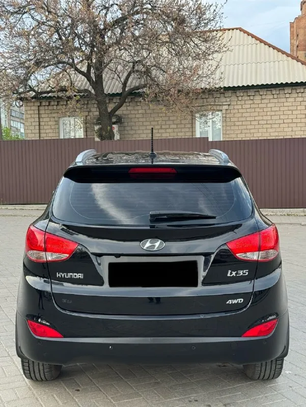 Hyundai ix35 2013г 2.0 автомат 4x4 полный привод! мотор отличный, не дизилит, не цокает, не дымит, не троит, едет бодро) масло не расходует коробка автомат не пинает, не буксует, переключает мягко, без нареканий) ходовая не гремит, не стучит, все отлично! пробег 181.000 км ошибок никаких нет, авто без вложений ! тех осмотр пройден ! документы чистые, без штрафов, без запретов, переоформление без проблем, можно сразу в мрэо! осмотр г. макеевка связь +7949-637-89-80 или +7926-455-54-23 тг есть цена 1.280.000 торг у капота 📞 🇷🇺 звоните: +7(926)4555423 - фотография - 6