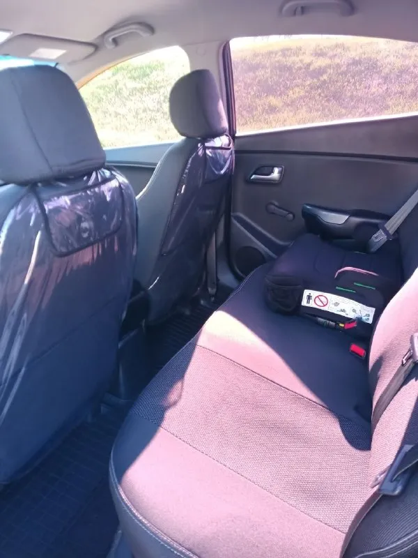 Продам kia rio 3 2013 г. в., 1.4, 6ст мкпп. авто в отличном техническом и косметическом состоянии, без дтп. покупалась в салоне, за все время эксплуатации один владелец, пробег абсолютно реальный. двигатель работает идеально, замена масла каждые 7-8 тыс. км, масло не расходует ни капли. заводская 5ст мкпп была заменена на оригинальную 6ст мкпп, чем уменьшили нагрузку на двигатель, работает идеально (с 5ст не сравнить). в салоне не курили, чистый и ухоженный. от авто не избавляюсь, торг обоснованный присутствует. цена 1 000 000₽. тел: +79496119159 всем удачных покупок и продаж!!! - фотография - 8