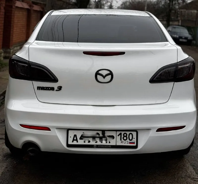 Продам свою мазда 3, 2012, автомат. машина полностью обслужена и готова к проверкам. за машиной следила, поэтому она в отличном техническом состоянии. ходовая часть в полном порядке. многое было заменено. двигатель – без нареканий: масло не ест, работает ровно и тихо. автомат – переключает передачи плавно, без рывков и задержек. все системы безопасности исправны. кондиционер работает отлично, холодит моментально. все жидкости свежие, недавно менялись. вложений не требует. ошибок -нет. причина продажи - покупаю новый автомобиль. два комплекта резины. оба комплекта практически новые, прокатались всего год. любое переоформление. цена 970 тыс. +7979-745-00-45 юлия - фотография - 10