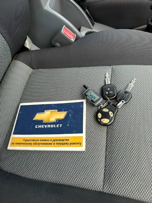 Продам chevrolet lacetti 2009 г. в. у автомобиля 2-владельца за всю историю. двигатель 1.6,пробег 140.000. автомобиль не бит, не крашен. по технической части автомобиль без нареканий. двс и кпп работают идеально. салон автомобиля чист и ухожен. комплектация ( полный электро пакет с отключением стеклоподъемников у пассажиров, управление музыки с руля, кондиционер, абс, airbag, гур) имеется сервисная книжка с записями, два ключа, сигнализация starline (два брелка)с обратной связью и автазапуском. 2 дня назад пройден тех. осмотр, диагностика на руках в мрео можно ехать оформлять сразу. цена 600.000.есть видеообзор max 89939173771 сотовый 89490938925 - фотография - 7