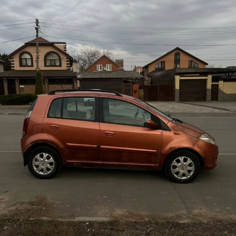 Chery kimo a1 2008 г. 1.3 механика кондер парктроники рабочие по технике в норм состоянии, есть незначительные вопросы по ходовой. внешне по кузову есть моменты, на фотках видно, но гнили дырок нет. использовалась как техничка, в которую сел и поехал куда угодно г. ростов-на-дону 160.000 руб +7 (952) 564-47-64 - фотография - 3