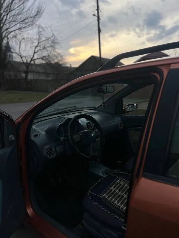 Chery kimo a1 2008 г. 1.3 механика кондер парктроники рабочие по технике в норм состоянии, есть незначительные вопросы по ходовой. внешне по кузову есть моменты, на фотках видно, но гнили дырок нет. использовалась как техничка, в которую сел и поехал куда угодно г. ростов-на-дону 160.000 руб +7 (952) 564-47-64 - фотография - 7