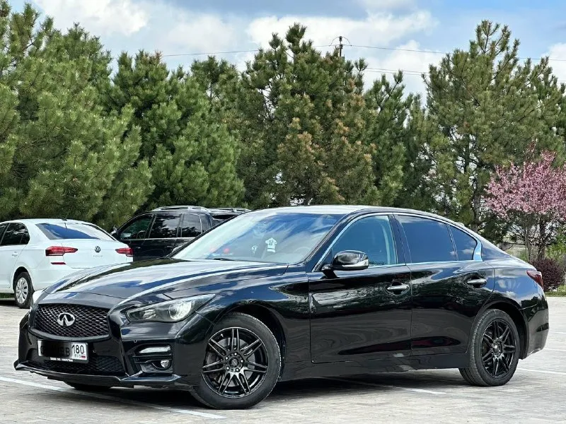Продам свой автомобиль! 👑👑👑👑👑👑👑👑👑👑 infinity q50 2014год 2.0t автомобиль в отличном состоянии полностью обслужена, во владение 3 года родной пробег 185.000 также два комплекта резины на дисках! комплектация максимальная цена 1.350-000₽ ▶️смотреть больше фото◀️ остальные вопросы по тел! звоните +7949-386-25-76 📲 tg: n_77 📞 звоните: +7(949)3862576 - фотография - 2