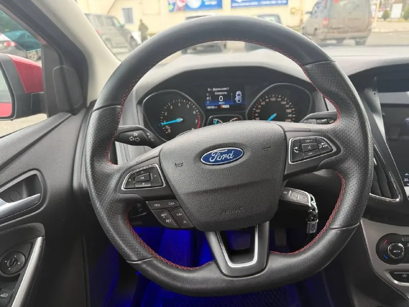 Продам ford focus 3 2011г. двигатель 1.6, автомат пробег 150000 полностью родная лкп цена 880000р зимняя резина 1н сезон в подарок тел 79495175866 - фотография - 3